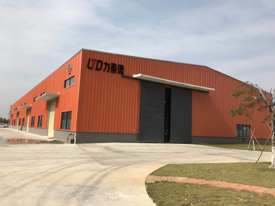 Spacious And Versatile Light Galvanized Steel Structure Warehouse Building With Wide Aisles Easy Access